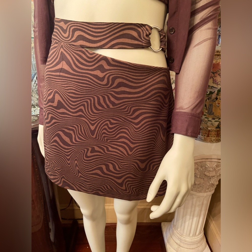 Cut-out Detail Skirt.